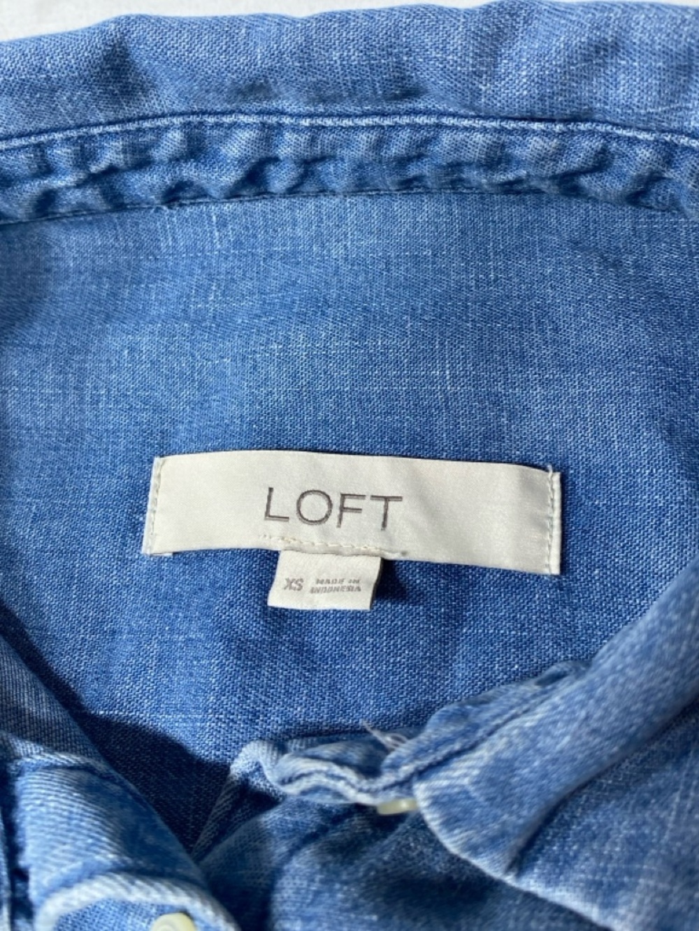 LOFT Chambray Short Sleeve Button Up Shirt Blue Women's Size XS - Picture 6 of 7
